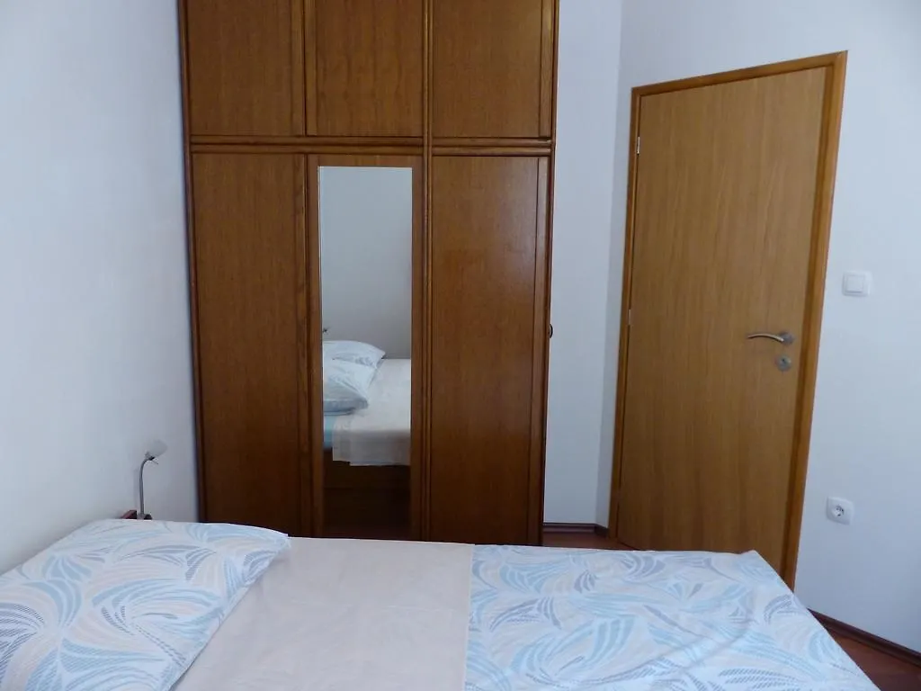 Apartments Lucefinka Banjole 0*,  Croatia